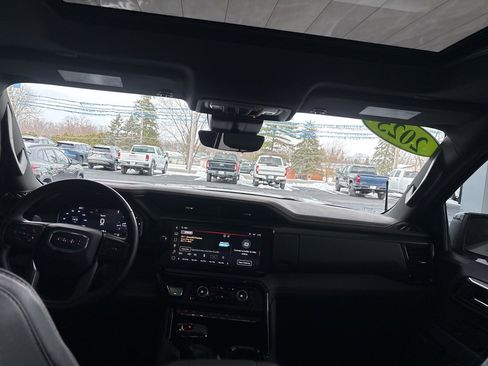 Used 2025 GMC Sierra 1500 AT4 w/ AT4 Premium Package image 30