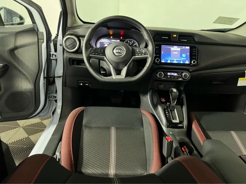 New 2025 Nissan Versa SR w/ Trunk Package image 11