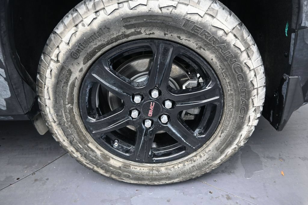 Used 2023 GMC Acadia AT4 w/ Technology Package AWD/4WD image 10
