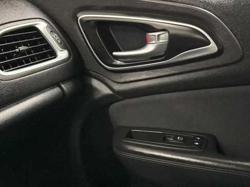 Used 2016 Chrysler 200 Limited FWD image 16