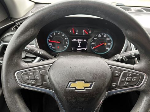 Used 2018 Chevrolet Equinox LT image 18