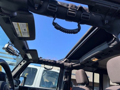 Used 2017 Jeep Wrangler Unlimited Sport w/ Quick Order Package 24S image 23