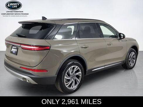 Used 2025 Lincoln Corsair AWD w/ Equipment Group 101A image 3
