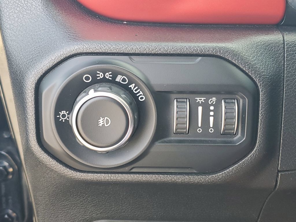 Used 2021 Jeep Wrangler Unlimited Rubicon w/ Uconnect 4C Nav & Sound Group AWD/4WD image 22