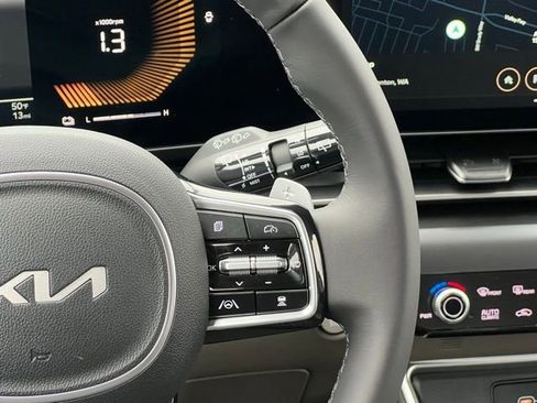 New 2026 Kia Carnival LXS FWD image 25