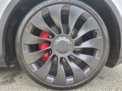 Used 2023 Tesla Model Y Performance AWD/4WD image 30