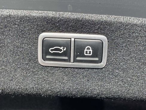 Used 2022 Genesis G80 2.5T w/ Advanced Package RWD image 12
