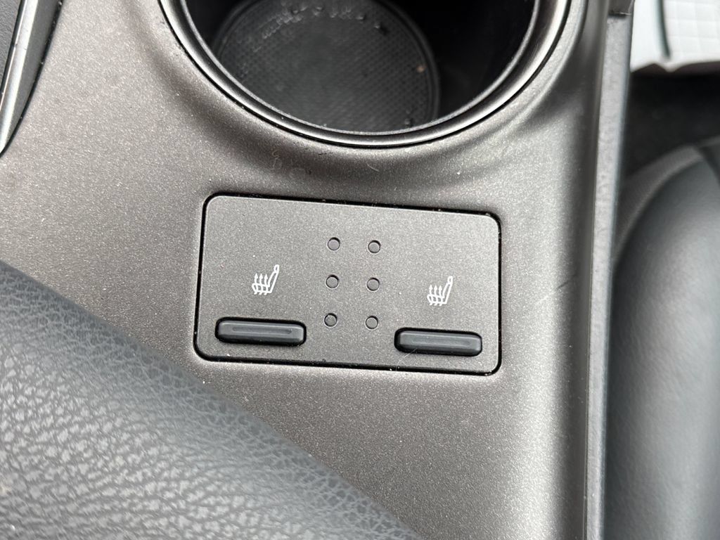Used 2024 Toyota Camry SE FWD image 35