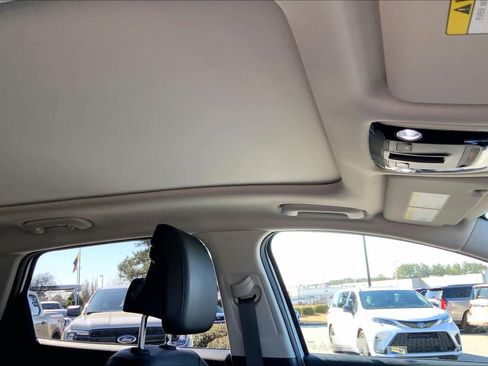 Used 2024 Kia Sportage SX image 14