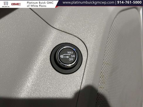 Used 2022 GMC Acadia SLT w/ Preferred Package image 30