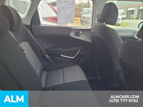 Used 2024 Kia Soul LX image 17
