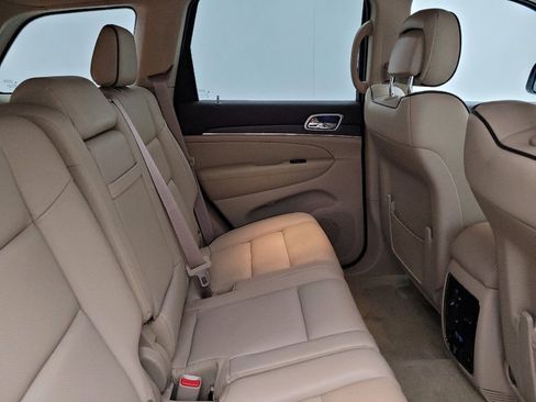 Used 2018 Jeep Grand Cherokee Overland image 19