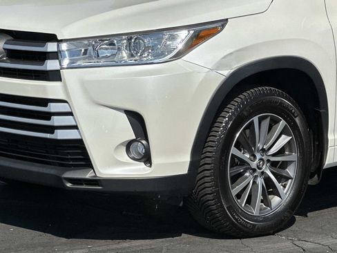 Used 2018 Toyota Highlander XLE w/ Protection Package #3 AWD/4WD image 8