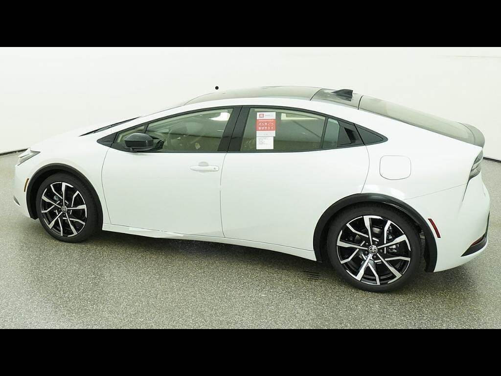 New 2026 Toyota Prius Plug-In Hybrid FWD image 29