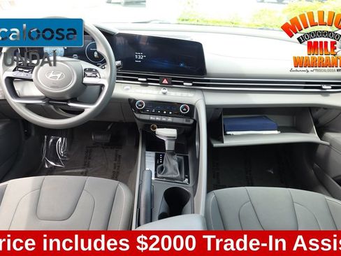 Used 2024 Hyundai Elantra SEL FWD image 25