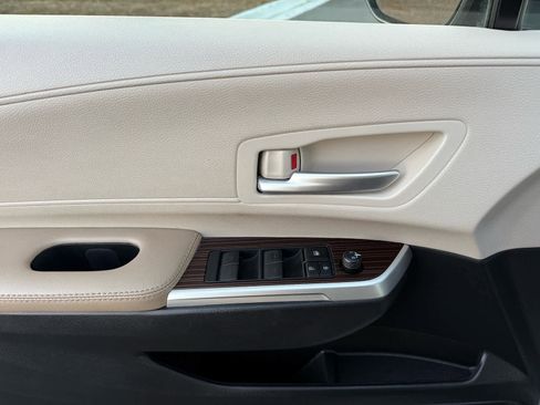 Used 2023 Toyota Sienna XLE image 15