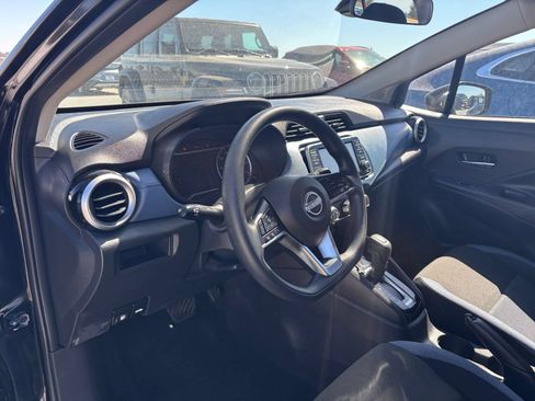 Used 2025 Nissan Versa SV FWD image 27