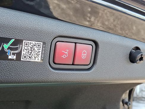 Used 2026 Mercedes-Benz E 350 4MATIC Sedan image 24