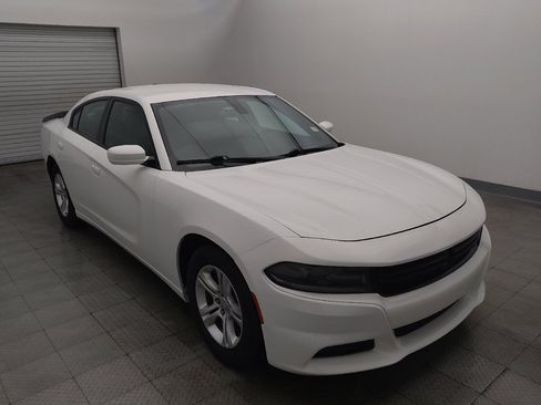 Used 2020 Dodge Charger SXT RWD image 13