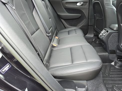 Used 2023 Volvo XC40 B5 Plus w/ Driver Assist Package AWD/4WD image 25
