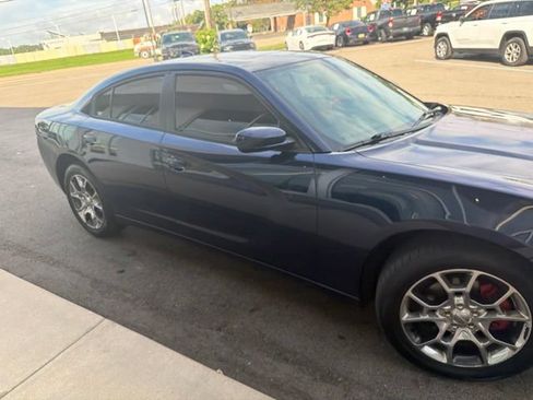 Used 2015 Dodge Charger SXT AWD/4WD image 4