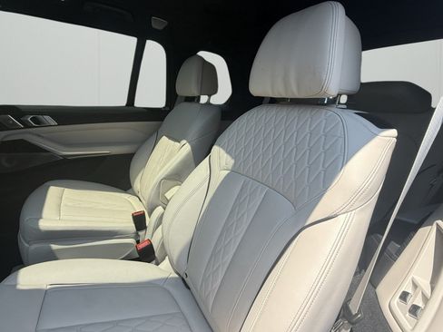 Used 2020 BMW X7 M50i AWD/4WD image 26