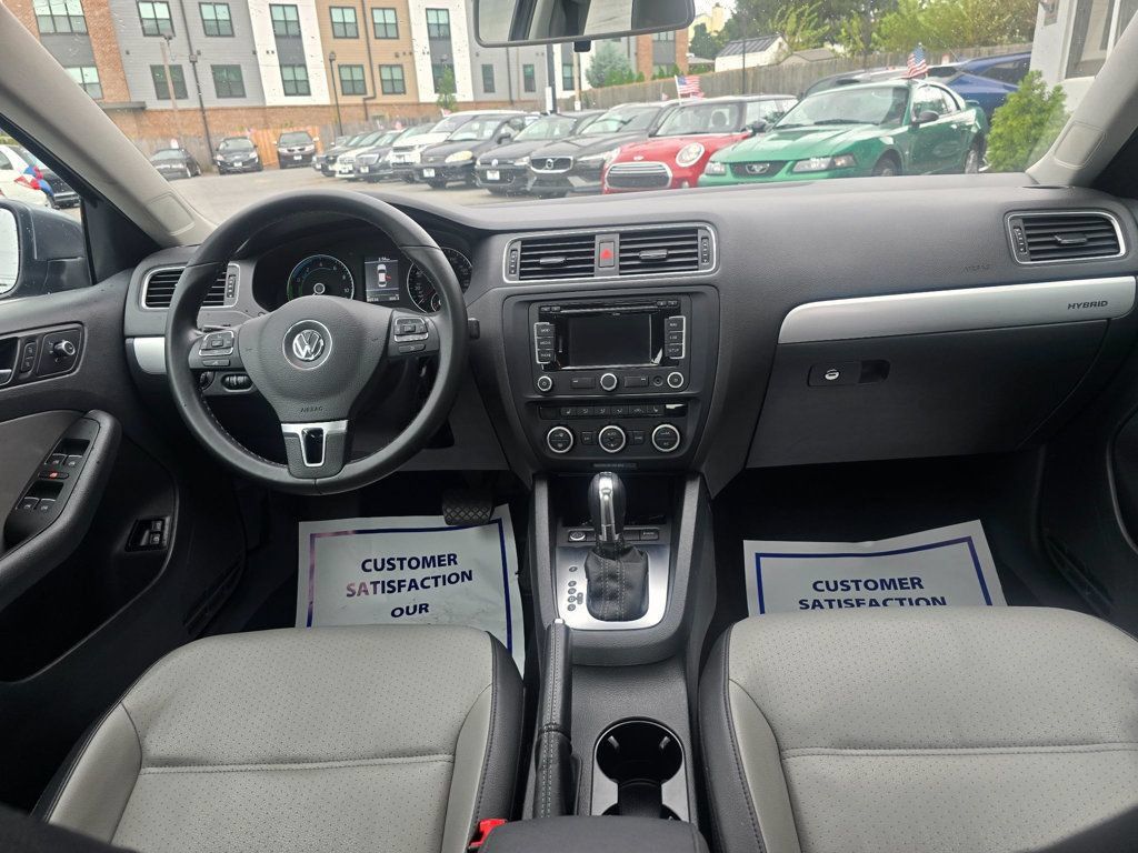 Used 2014 Volkswagen Jetta Hybrid Sedan FWD image 17