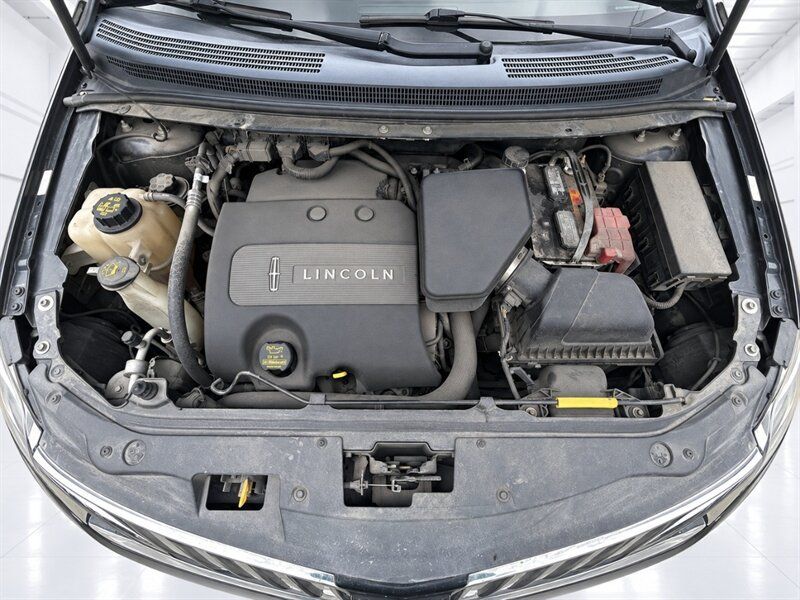 Used 2013 Lincoln MKX AWD image 16