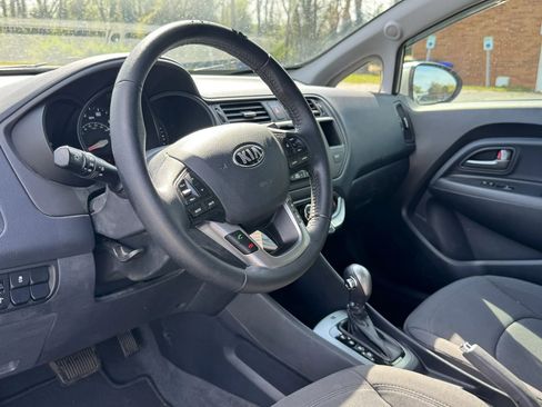 Used 2013 Kia Rio EX w/ Convenience Pkg FWD image 11