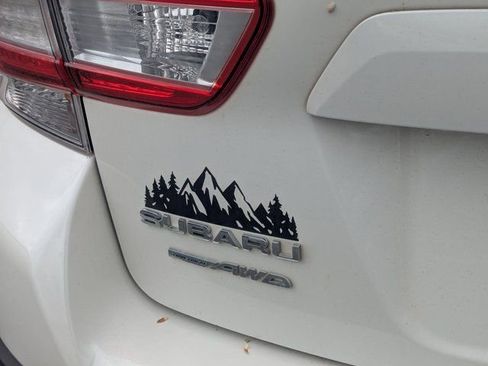 Used 2019 Subaru Crosstrek 2.0i w/ Eyesight System image 4