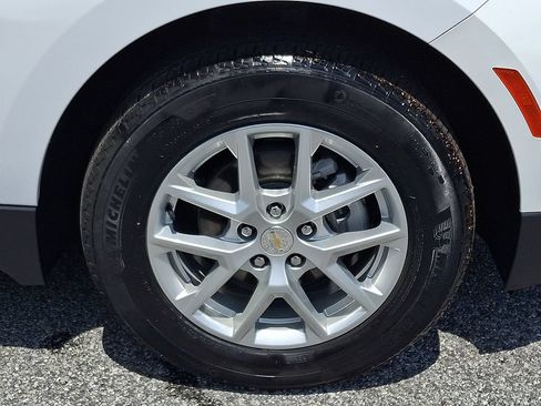 Used 2023 Chevrolet Equinox LT FWD image 8