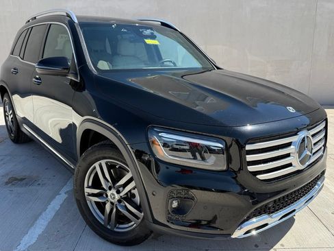 Used 2026 Mercedes-Benz GLB 250 image 1