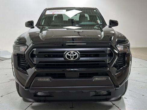 Certified 2025 Toyota Tacoma SR5 image 2