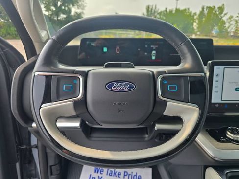 Used 2025 Ford Expedition Max Platinum w/ Driver's Package AWD/4WD image 33