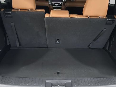 Used 2024 Toyota Highlander Platinum AWD/4WD image 7