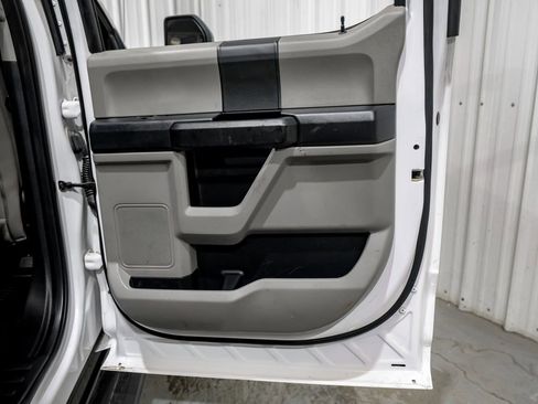 Used 2021 Ford F550 4x4 Crew Cab Super Duty w/ Power Equipment Group image 43