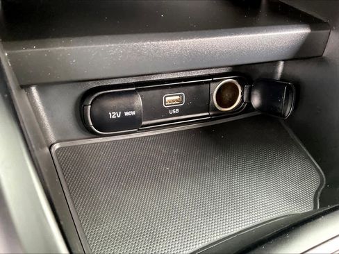 Used 2024 Kia Soul LX w/ Option Group 015 FWD image 31