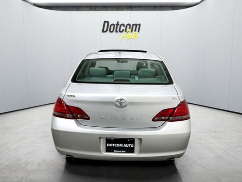 Used 2008 Toyota Avalon XLS image 8