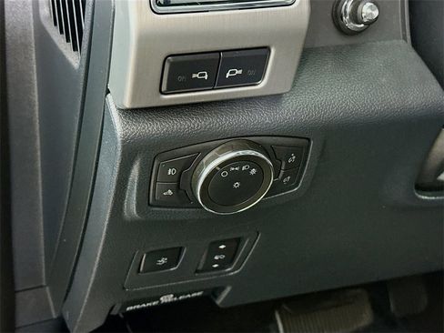 Used 2022 Ford F450 Platinum w/ FX4 Off-Road Package image 21