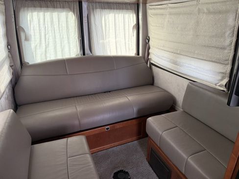 Used 2014 Mercedes-Benz Sprinter 3500 image 25