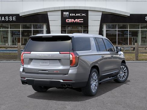 New 2026 GMC Yukon XL Denali w/ Denali Reserve Package AWD/4WD image 4