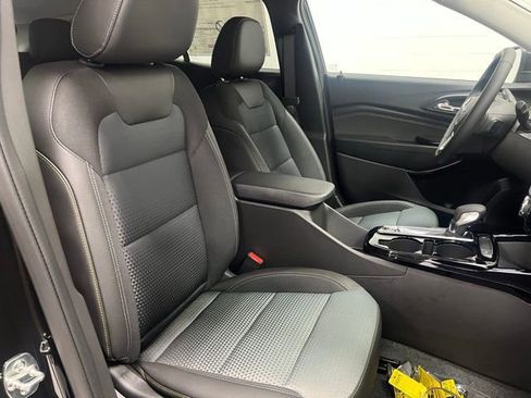 New 2026 Chevrolet Trax LT w/ Driver Confidence Package FWD image 21