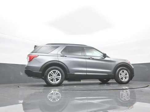 Used 2022 Ford Explorer XLT w/ Equipment Group 202A image 33