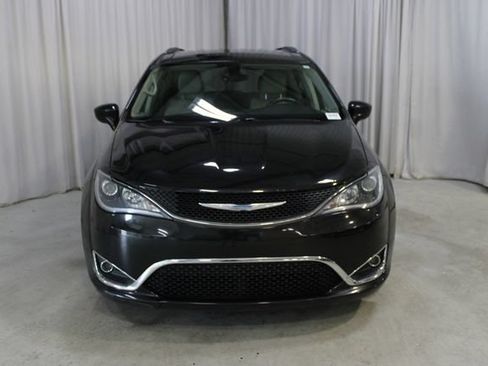 Used 2018 Chrysler Pacifica Touring-L Plus FWD image 31
