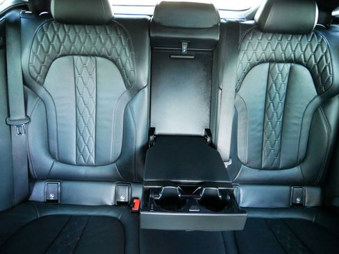 Used 2023 BMW X6 xDrive40i w/ M Sport Package image 13