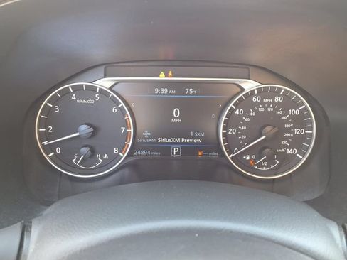 Used 2024 Nissan Altima 2.5 SR FWD image 11