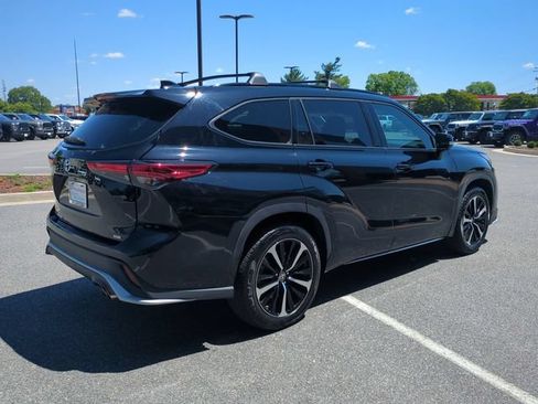 Used 2021 Toyota Highlander XSE FWD image 4