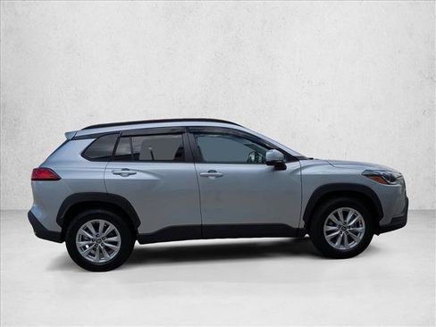 Certified 2023 Toyota Corolla Cross LE image 4