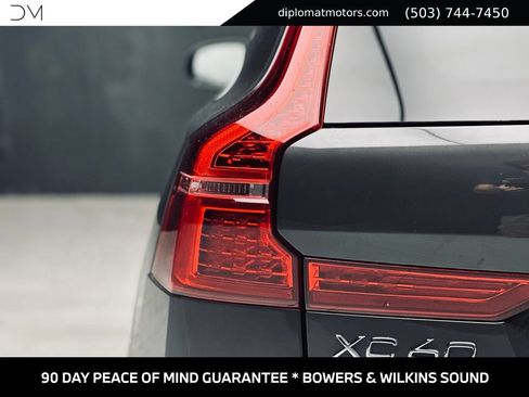Used 2024 Volvo XC60 T8 Ultimate AWD/4WD image 15