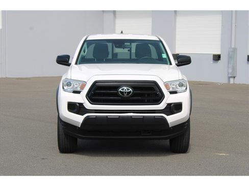 Used 2021 Toyota Tacoma SR w/ SX Package AWD/4WD image 5